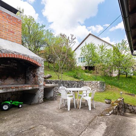 Apartments With A Parking Space Slunj, Plitvice - 18152 Exteriör bild